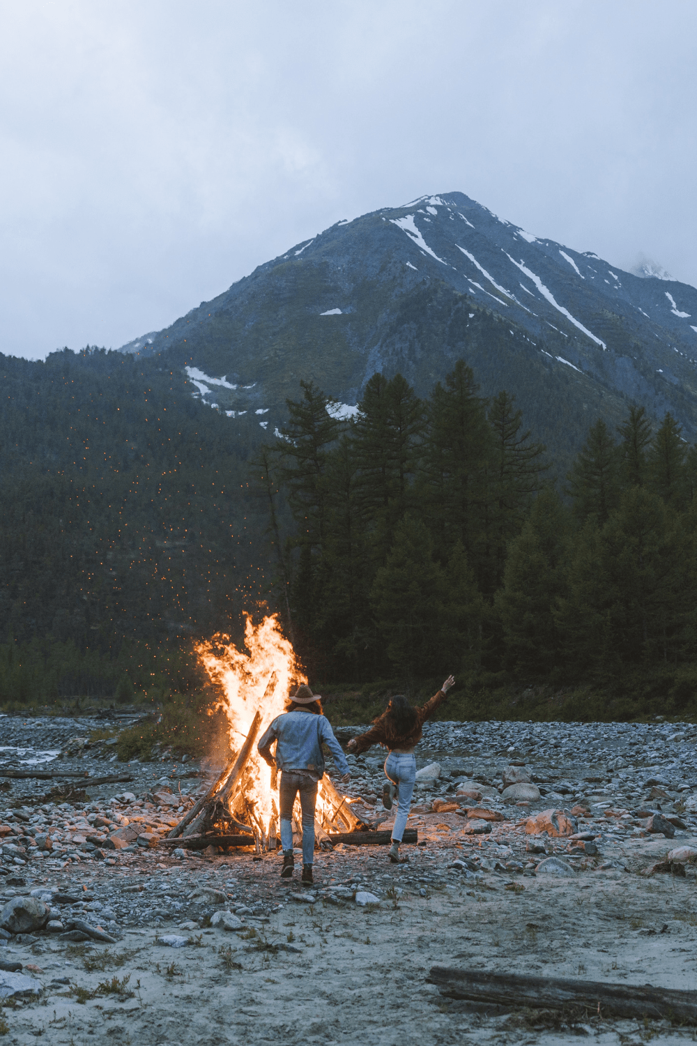 25 Camping and Hiking Holiday Gift Ideas